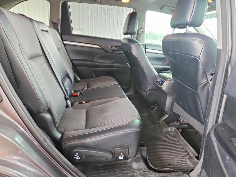 Photo 10 from auction – 2018 TOYOTA HIGHLANDER with VIN 5TDBZRFH4JS915108
