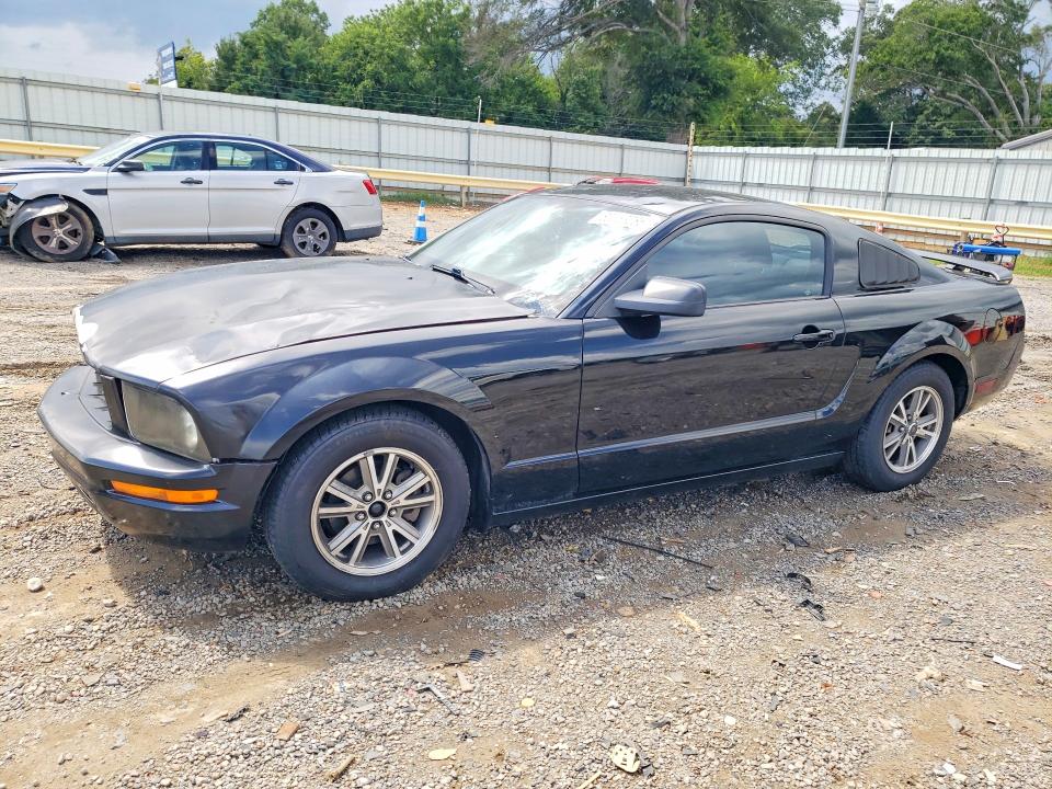 FORD MUSTANG 2005 with VIN 1ZVFT80N755144292 - Photo from auction