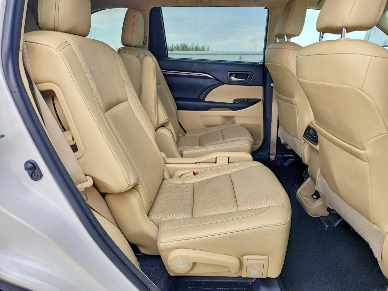 Photo 10 from auction – 2015 TOYOTA HIGHLANDER with VIN 5TDYKRFH7FS064394