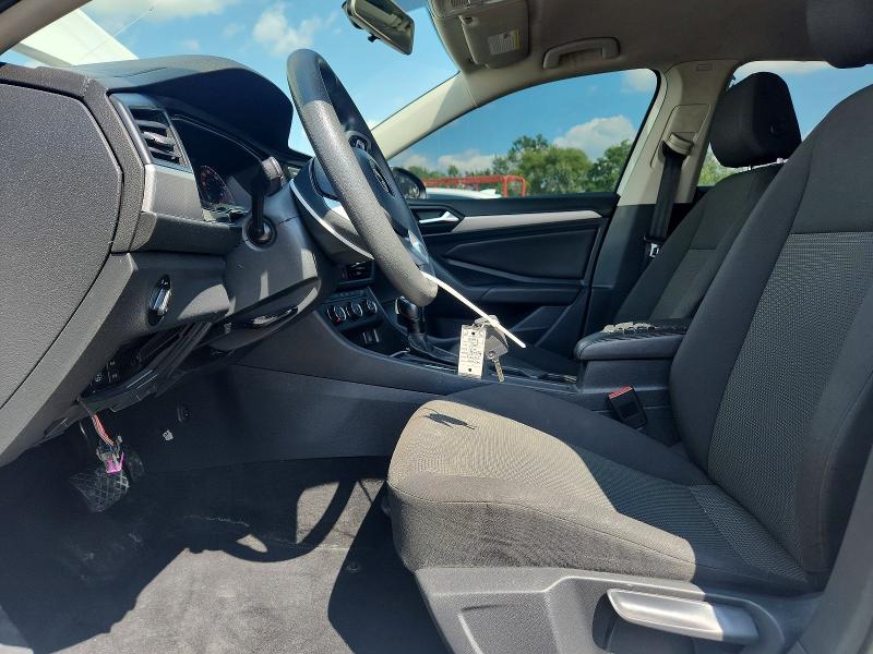 Photo 7 from auction – 2019 VOLKSWAGEN JETTA with VIN 3VWCB7BU5KM166639