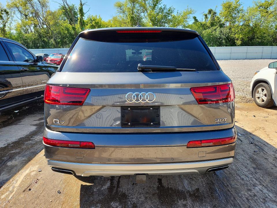 Снимка 6 от търг – 2018 AUDI Q7 с VIN WA1VAAF77JD045440