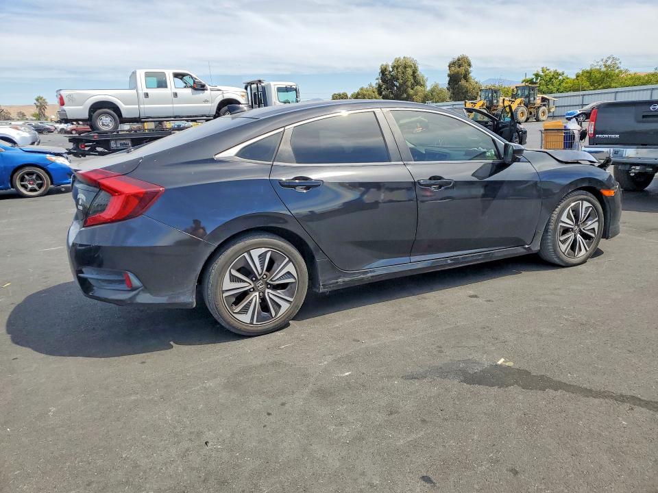 Photo 3 from auction – 2018 HONDA CIVIC with VIN JHMFC1F37JX001162