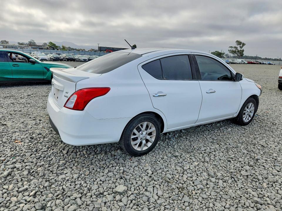 Photo 3 from auction – 2018 NISSAN VERSA with VIN 3N1CN7AP0JL883754