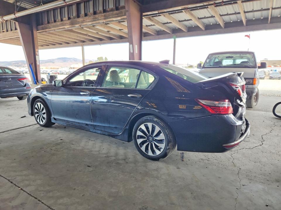 Photo 2 from auction – 2017 HONDA ACCORD with VIN JHMCR6F73HC008810