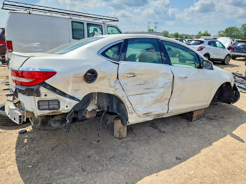 Photo 3 from auction – 2012 BUICK VERANO with VIN 1G4PS5SKXC4206990