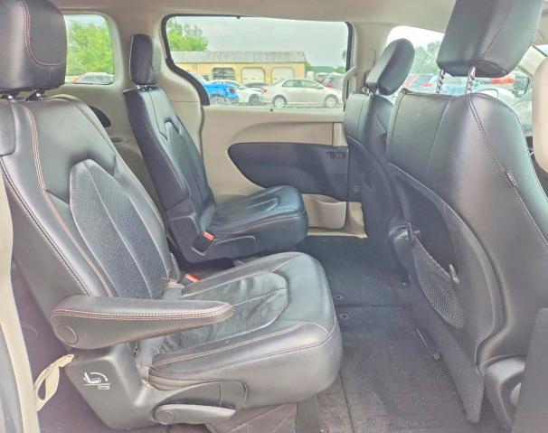 Photo 11 from auction – 2018 CHRYSLER PACIFICA with VIN 2C4RC1BG8JR321077