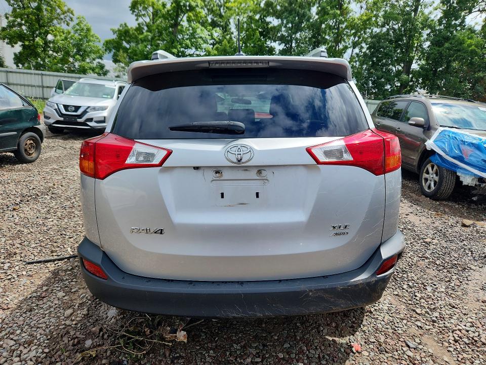 Photo 6 from auction – 2014 TOYOTA RAV4 with VIN 2T3RFREV8EW132800
