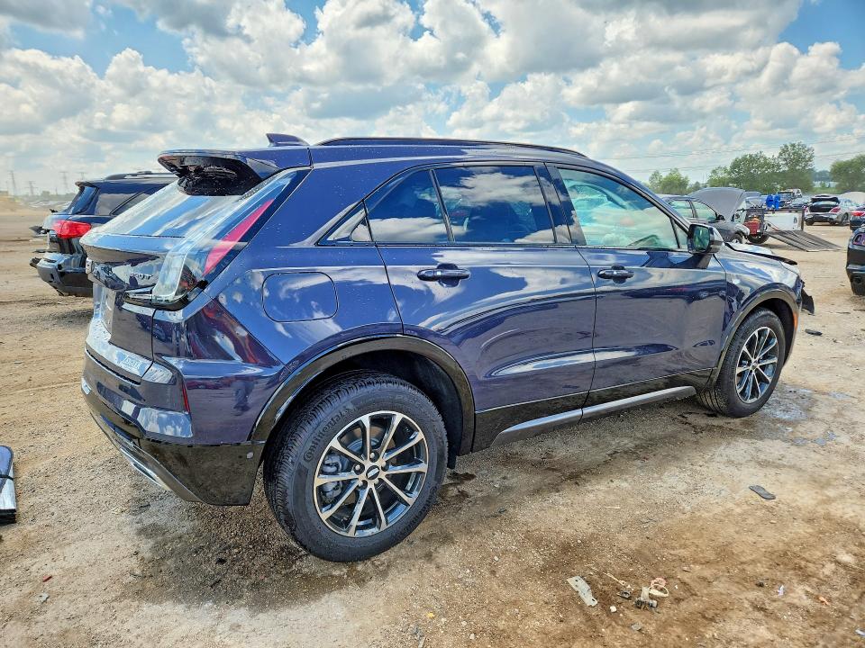Photo 3 from auction – 2024 CADILLAC XT4 with VIN 1GYFZFR42RF213612