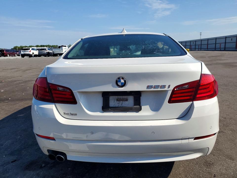 Photo 6 from auction – 2013 BMW 528 with VIN WBAXG5C54DD230182