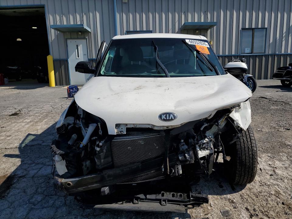 Фото 5 с аукциона – 2015 KIA SOUL с VIN KNDJP3A50F7222355