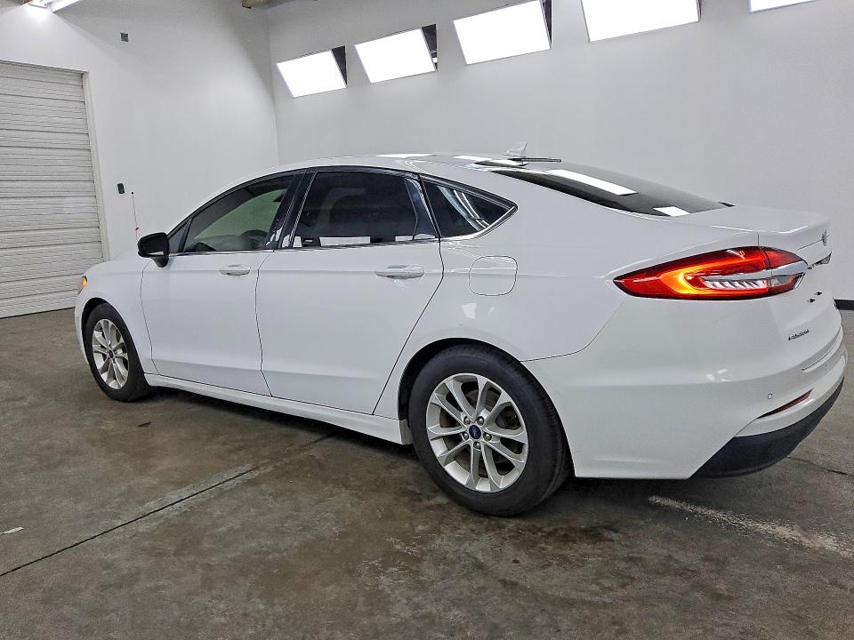 Photo 2 from auction – 2019 FORD FUSION with VIN 3FA6P0HD5KR146870
