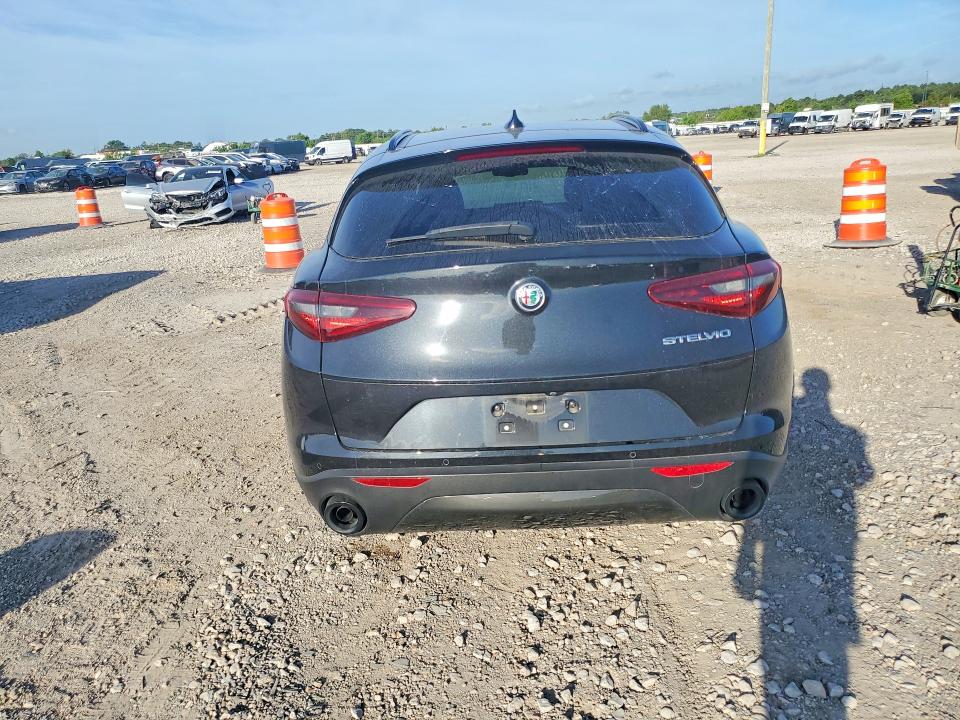 Photo 6 from auction – 2023 ALFA ROMEO STELVIO with VIN ZASPAJAN7P7D55042