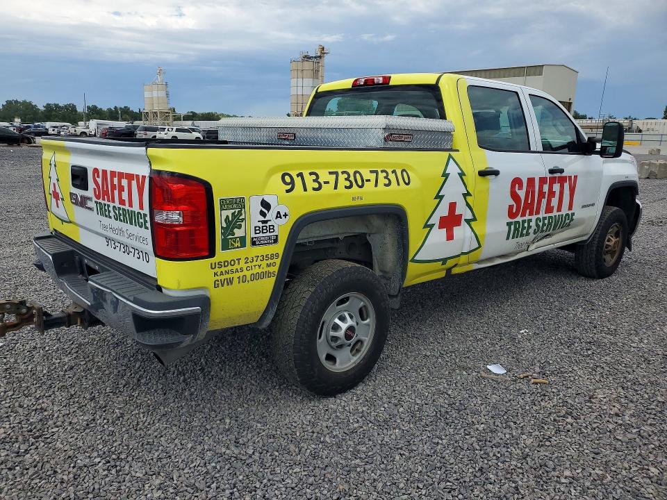 Photo 3 from auction – 2019 GMC SIERRA with VIN 1GT12NEGXKF209683