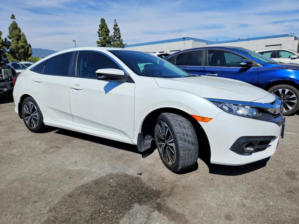 Photo 4 from auction – 2017 HONDA CIVIC with VIN 2HGFC1F7XHH644013