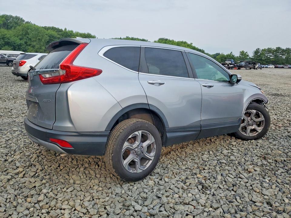 Photo 3 from auction – 2019 HONDA CR-V with VIN 7FARW2H56KE056762
