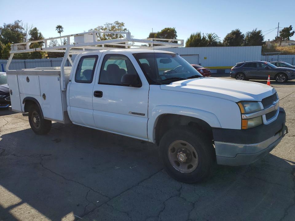 Photo 4 from auction – 2003 CHEVROLET SILVERADO with VIN 1GBHC29U33E307511