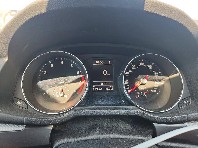 Photo 9 from auction – 2017 VOLKSWAGEN PASSAT with VIN 1VWDT7A32HC072643