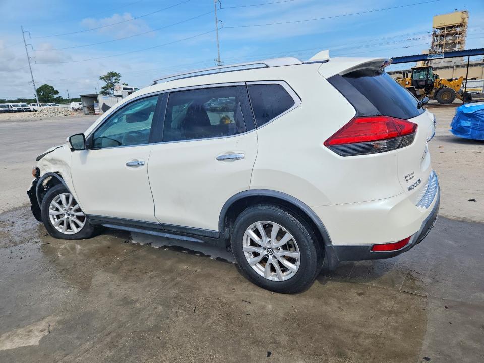 Photo 2 from auction – 2017 NISSAN ROGUE with VIN KNMAT2MT6HP609902