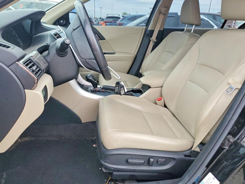 Photo 7 from auction – 2017 HONDA ACCORD with VIN JHMCR6F73HC024179