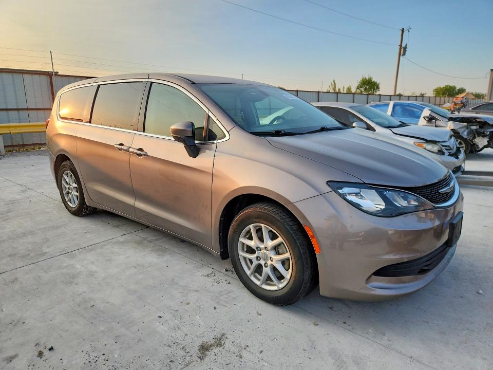 Photo 4 from auction – 2017 CHRYSLER PACIFICA with VIN 2C4RC1DG5HR541347