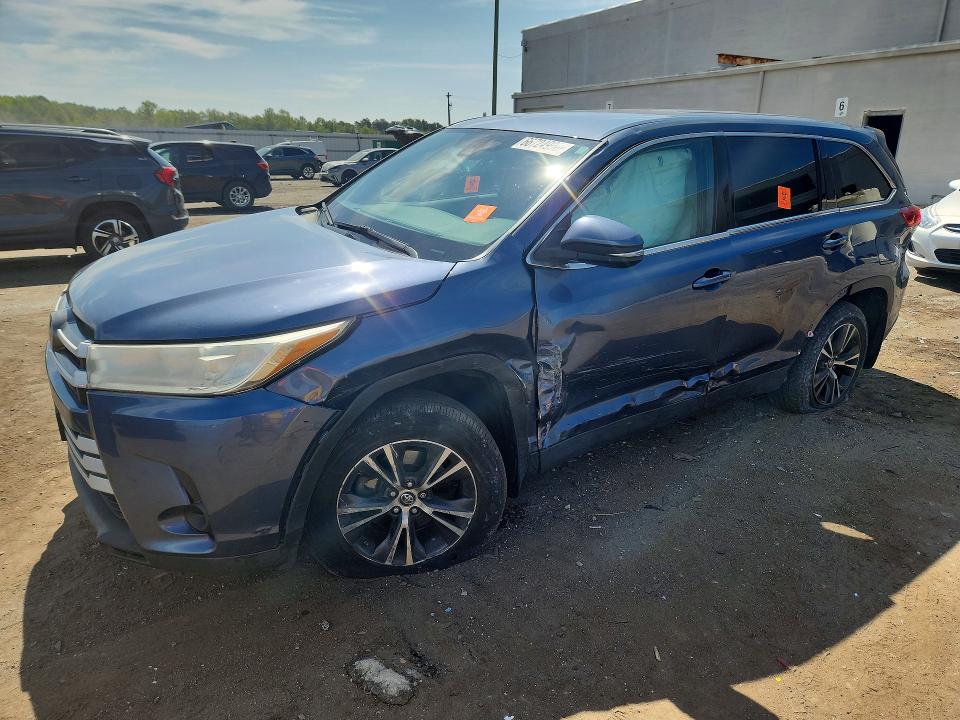 TOYOTA HIGHLANDER 2019 with VIN 5TDBZRFH7KS734554 - Photo from auction