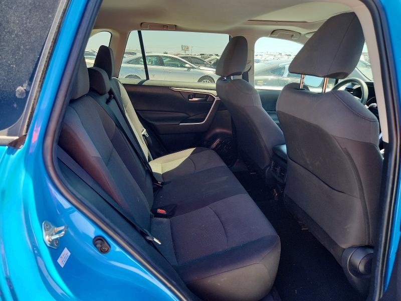 Photo 11 from auction – 2019 TOYOTA RAV4 with VIN 2T3P1RFV9KW033273