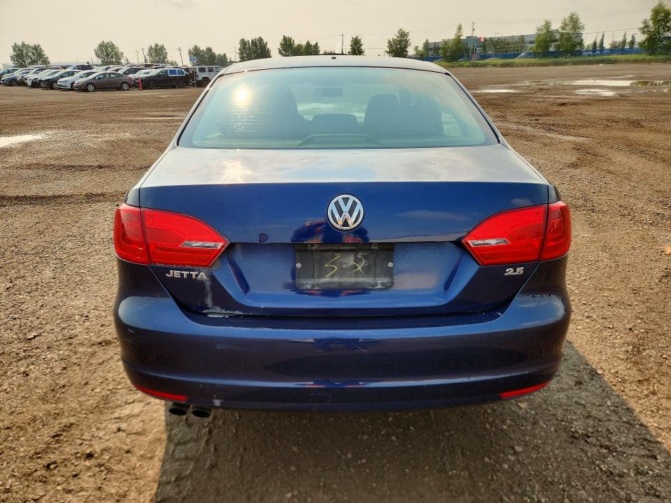 Photo 6 from auction – 2011 VOLKSWAGEN JETTA with VIN 3VWDX7AJ5BM339668