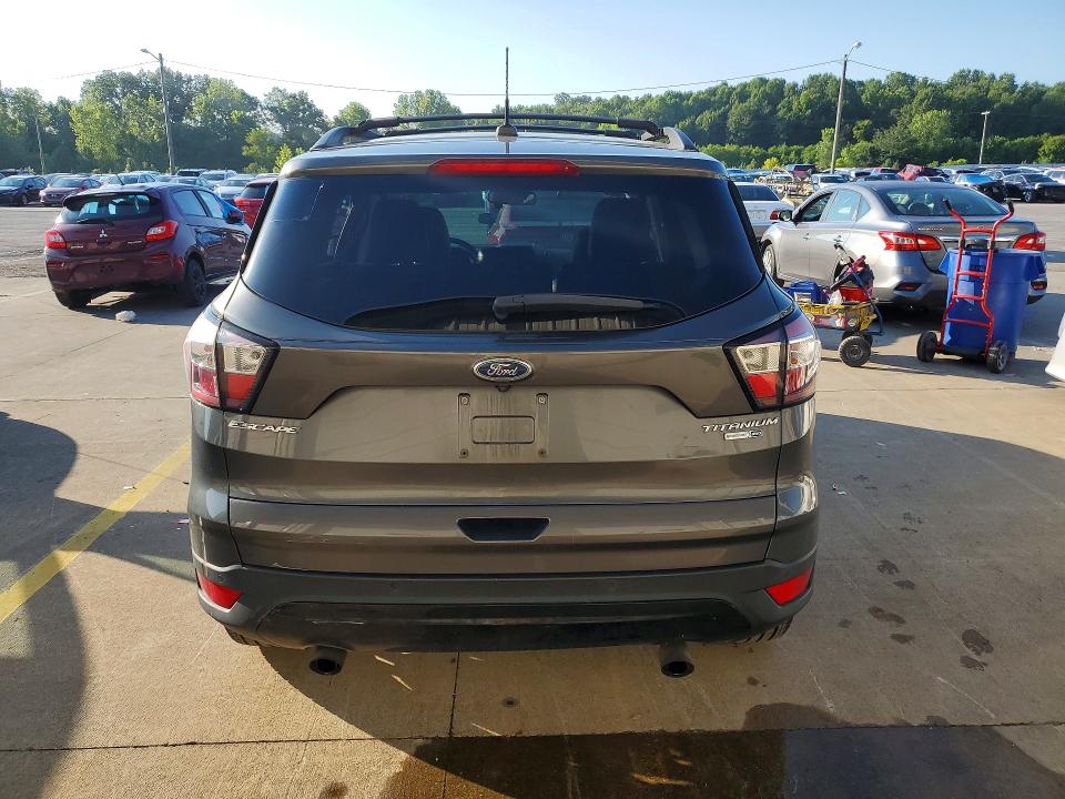 Photo 6 from auction – 2017 FORD ESCAPE with VIN 1FMCU9J97HUC46515