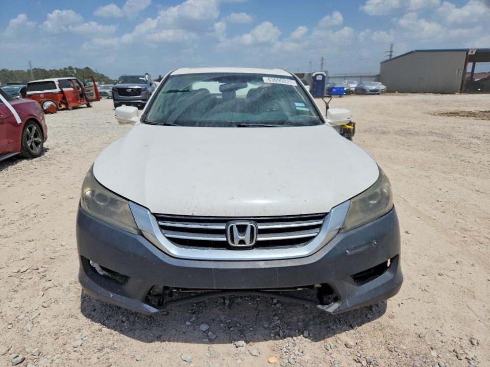 Photo 5 from auction – 2015 HONDA ACCORD with VIN 1HGCR2F84FA171754