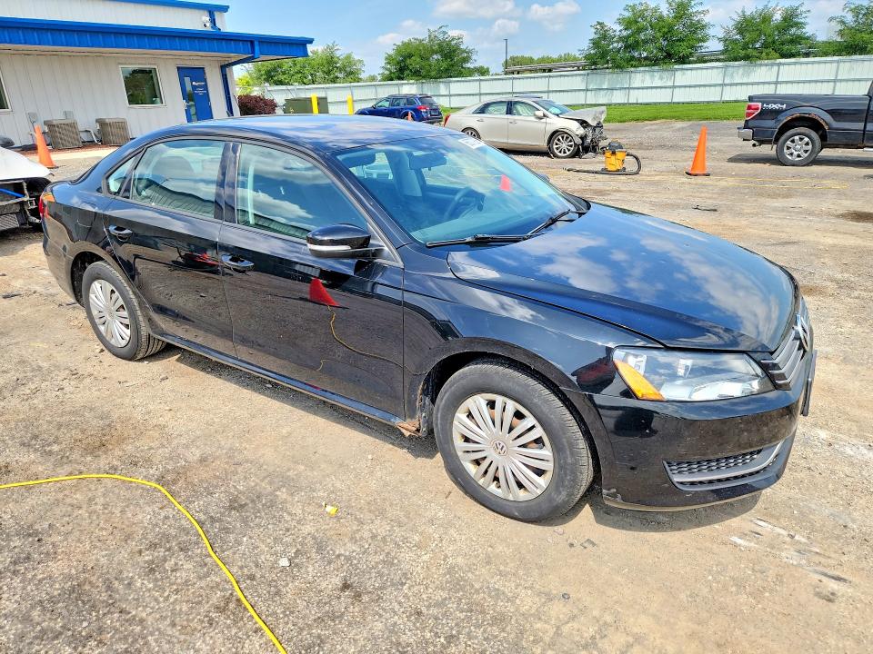 Photo 4 from auction – 2014 VOLKSWAGEN PASSAT with VIN 1VWAS7A30EC111540