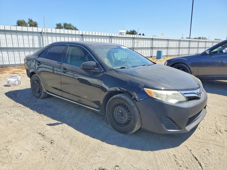 Снимка 4 от търг – 2014 TOYOTA CAMRY с VIN 4T4BF1FK2ER368042