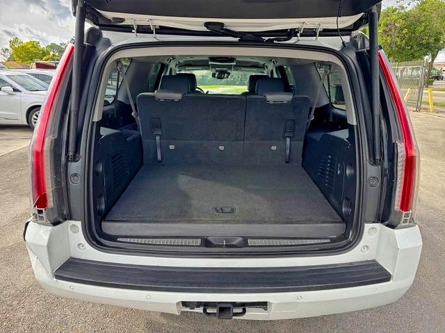 Photo 6 from auction – 2015 CHEVROLET SUBURBAN with VIN 1GNSCJKC8FR505342