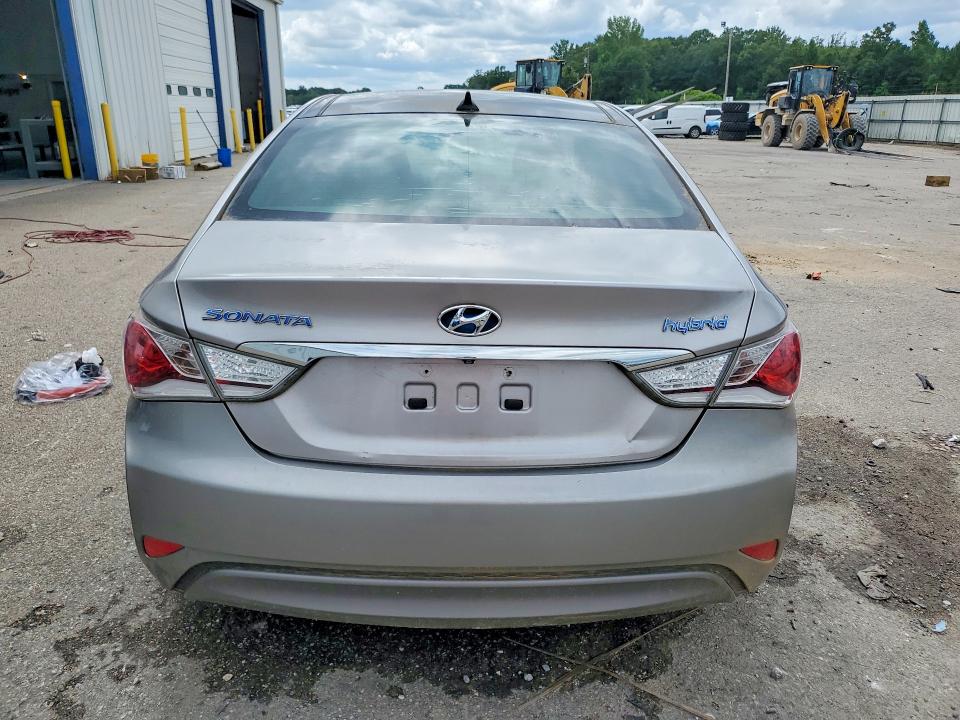 Photo 6 from auction – 2012 HYUNDAI SONATA with VIN KMHEC4A40CA035086