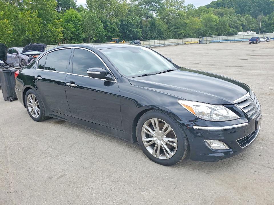 Photo 4 from auction – 2013 HYUNDAI GENESIS with VIN KMHGC4DD4DU248725
