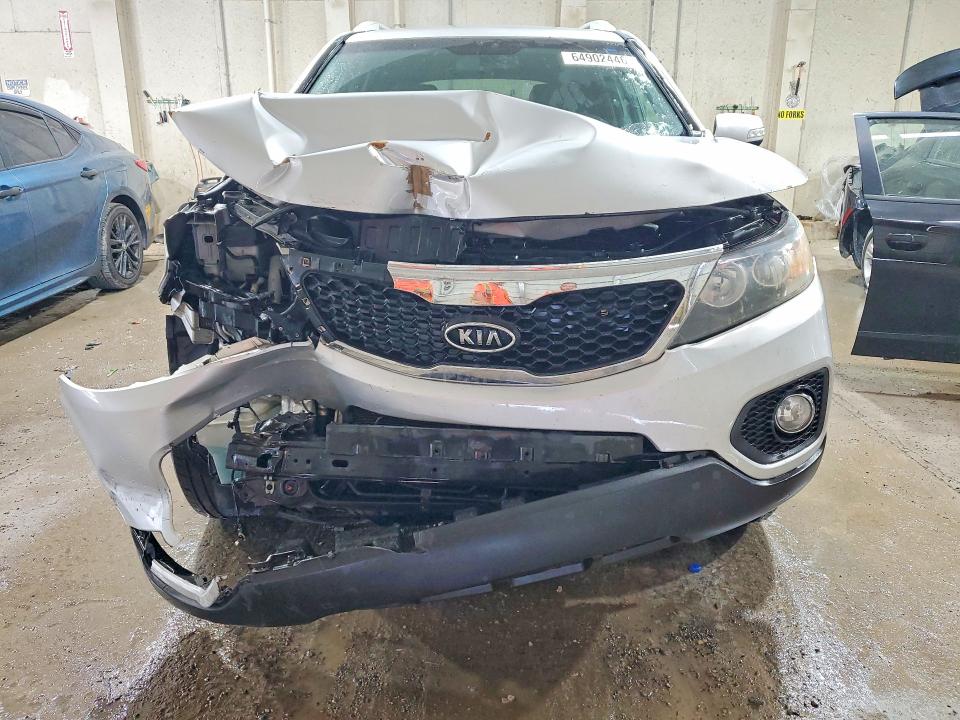 Photo 5 from auction – 2013 KIA SORENTO with VIN 5XYKT3A68DG381343