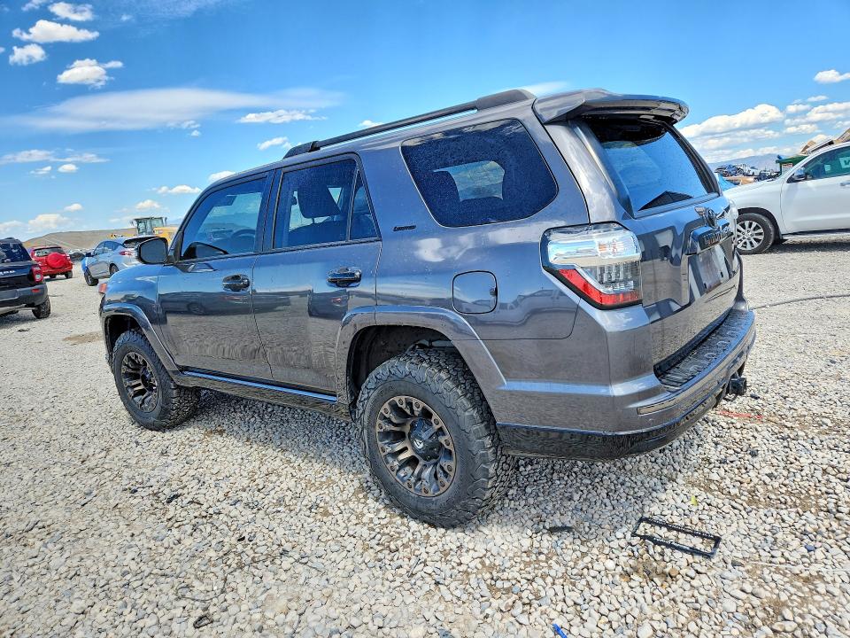 Photo 2 from auction – 2021 TOYOTA 4RUNNER with VIN JTEJU5JR9M5844805