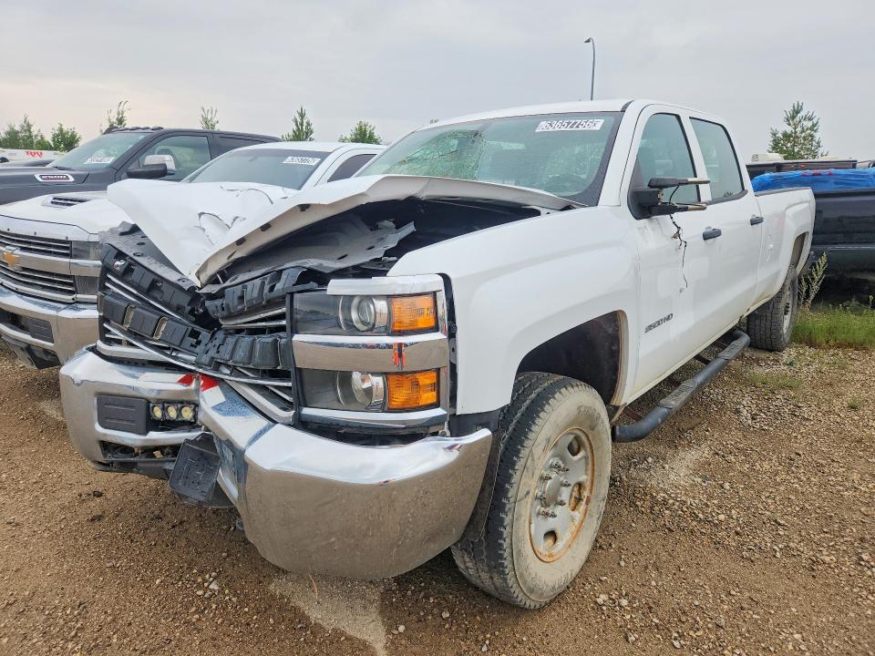 CHEVROLET SILVERADO 2018 with VIN 1GC1KUEG8JF221369 - Photo from auction