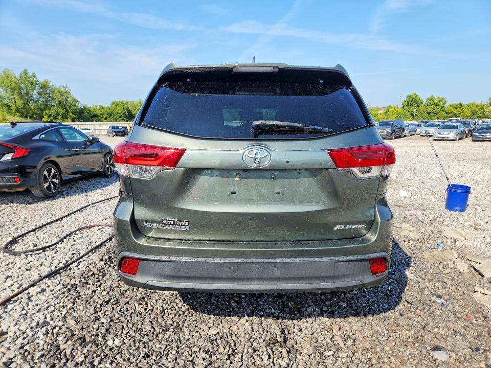 Photo 6 from auction – 2017 TOYOTA HIGHLANDER with VIN 5TDJZRFH5HS438923