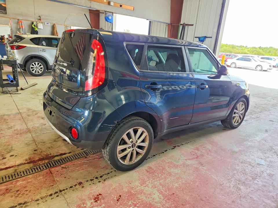 Photo 3 from auction – 2018 KIA SOUL with VIN KNDJP3A58J7511220