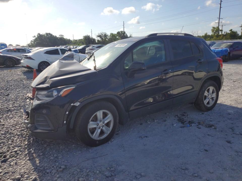 CHEVROLET TRAX 2021 with VIN KL7CJPSB3MB345385 - Photo from auction