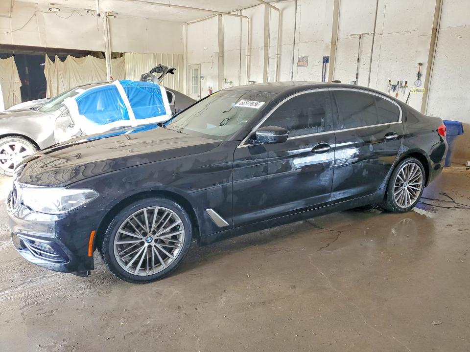 BMW 530 2018 مع رقم تعريف المركبة WBAJA7C59JWC76645 - صورة من المزاد