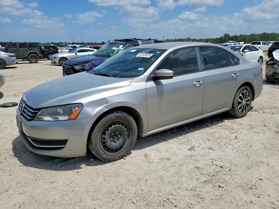 VOLKSWAGEN PASSAT 2014 مع رقم تعريف المركبة 1VWAP7A32EC024806 - صورة من المزاد