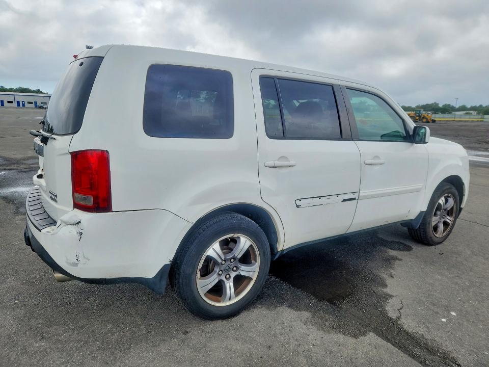 Photo 3 from auction – 2015 HONDA PILOT with VIN 5FNYF4H31FB048575