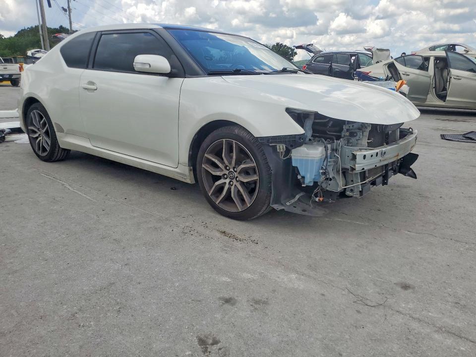 Photo 4 from auction – 2016 SCION TC with VIN JTKJF5C72GJ017355