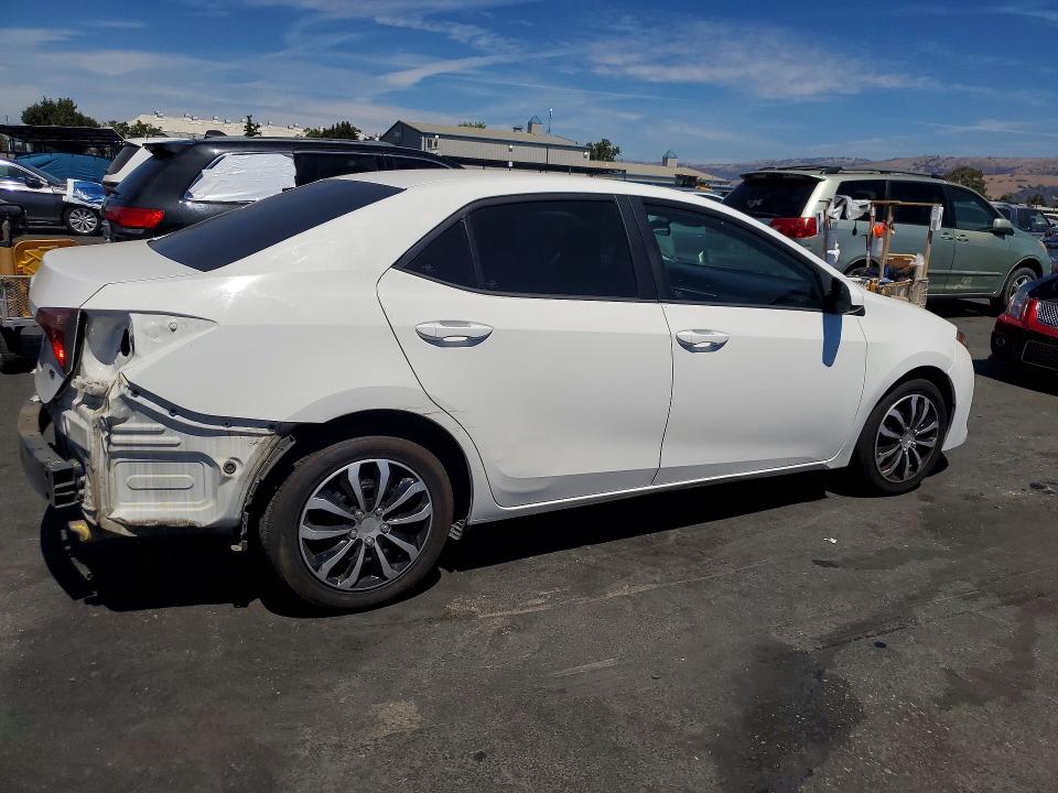 Photo 3 from auction – 2018 TOYOTA COROLLA with VIN 2T1BURHE6JC029916