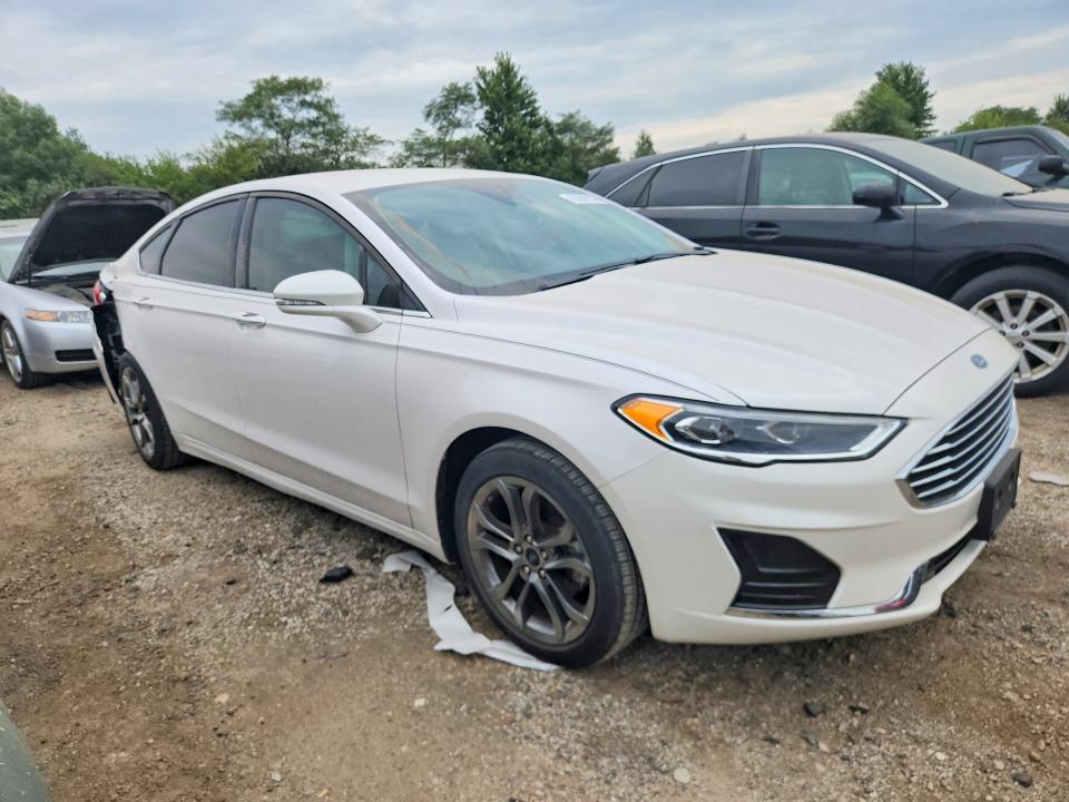 Photo 4 from auction – 2020 FORD FUSION with VIN 3FA6P0CD7LR235820