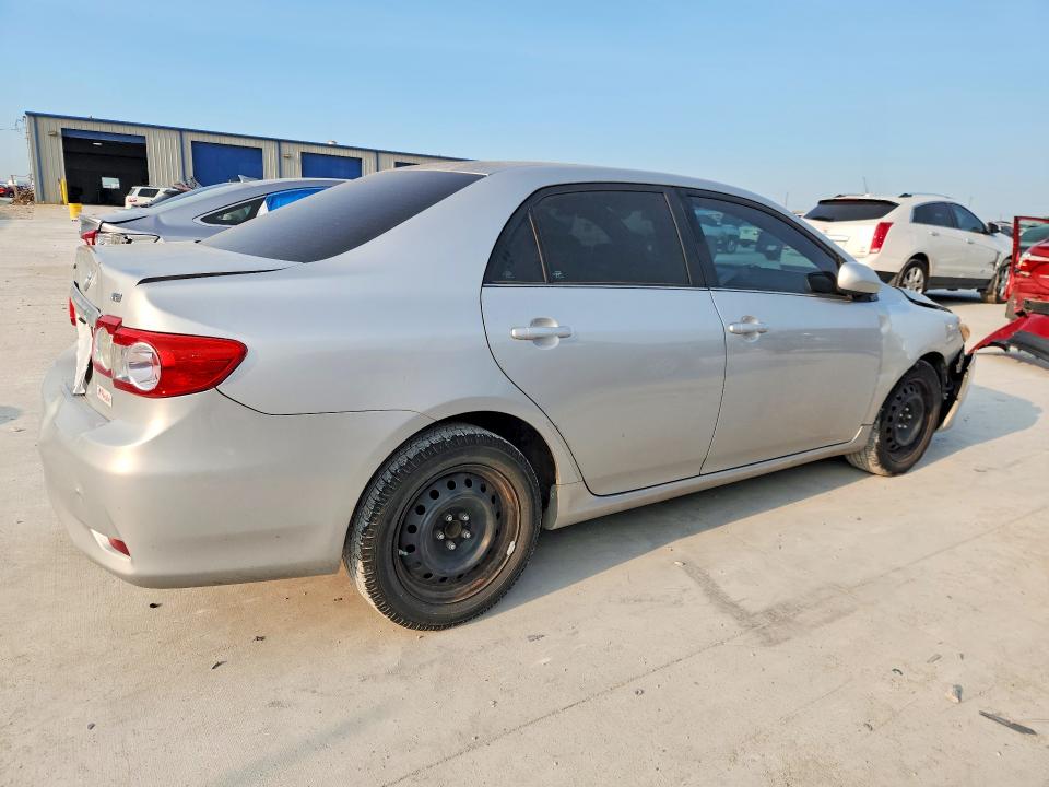 Фото 3 с аукциона – 2013 TOYOTA COROLLA с VIN 5YFBU4EE0DP215348