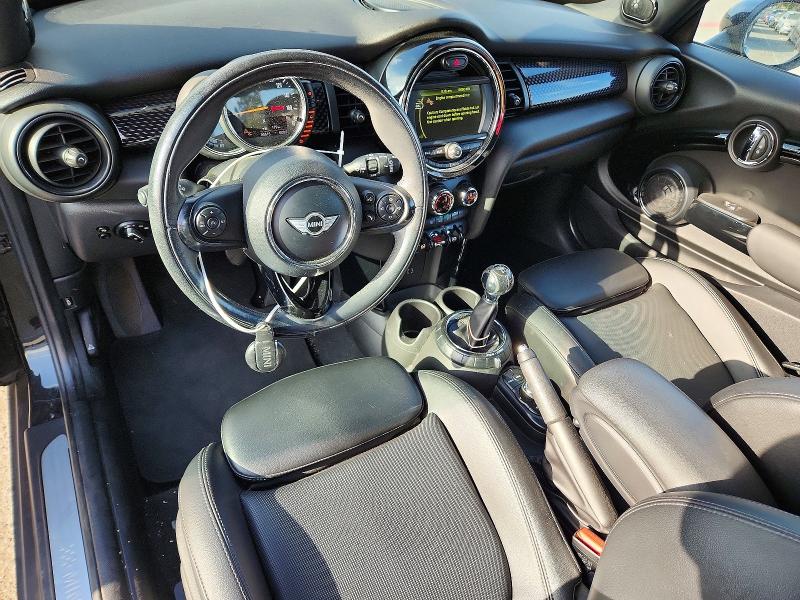 Photo 8 from auction – 2017 MINI COOPER with VIN WMWXP7C56H2C61286