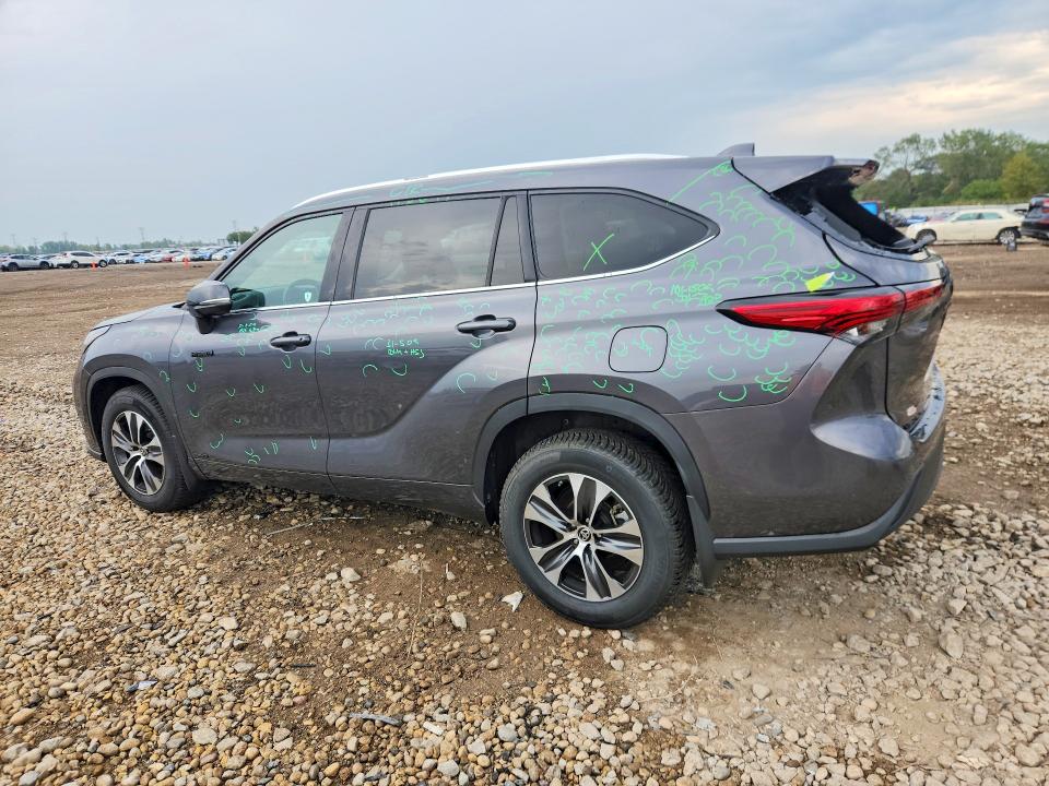 Photo 2 from auction – 2021 TOYOTA HIGHLANDER with VIN 5TDGBRCH0MS523410