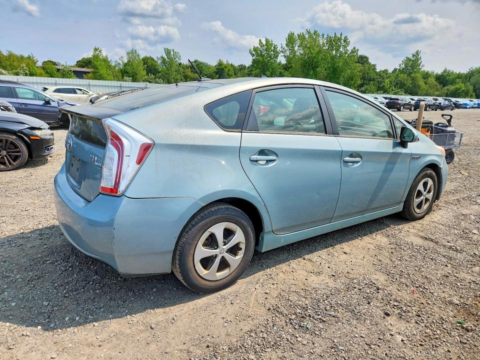 Photo 3 from auction – 2013 TOYOTA PRIUS with VIN JTDKN3DU0D1642937